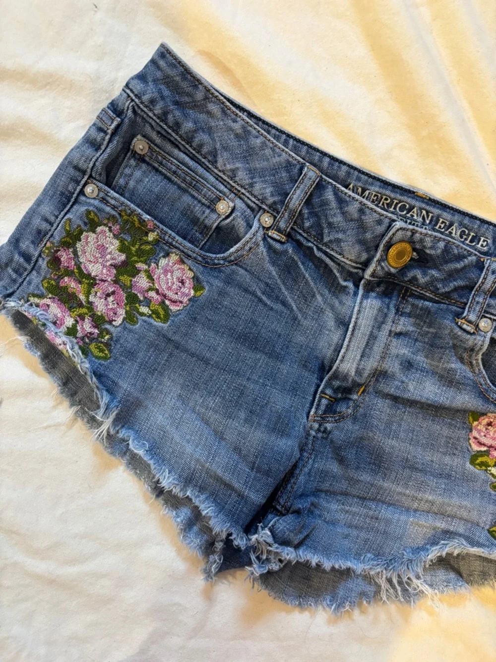 American Eagle embroidered denim jean shorts - Picture 2 of 6